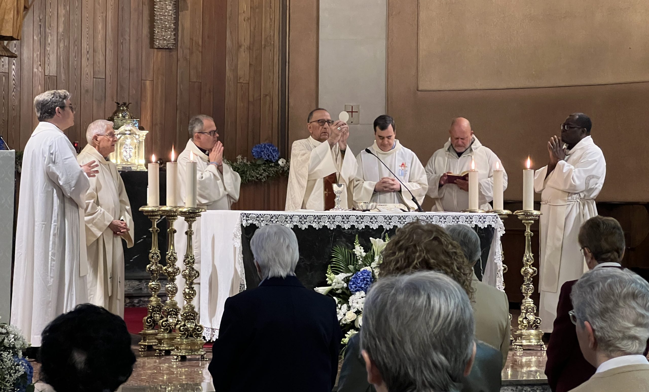 Eucaristía centenario religiosas San José de Gerona